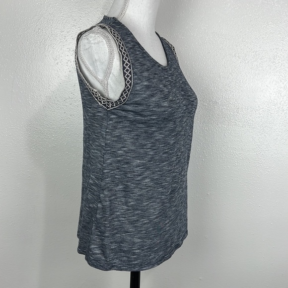 W5 Blouse Women Small Blue Cap Sleeve Chambray Print Aztec Trim Casual Top - Picture 3 of 12